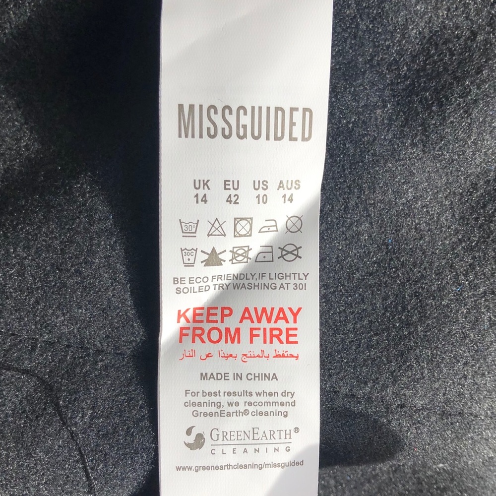 NWT Missguided Black Faux Leather Cargo Seatbelt Skirt Size 10 - Picture 7 of 8